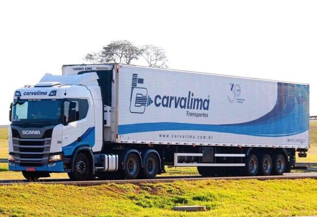 Carreta da Carvalima Transportes